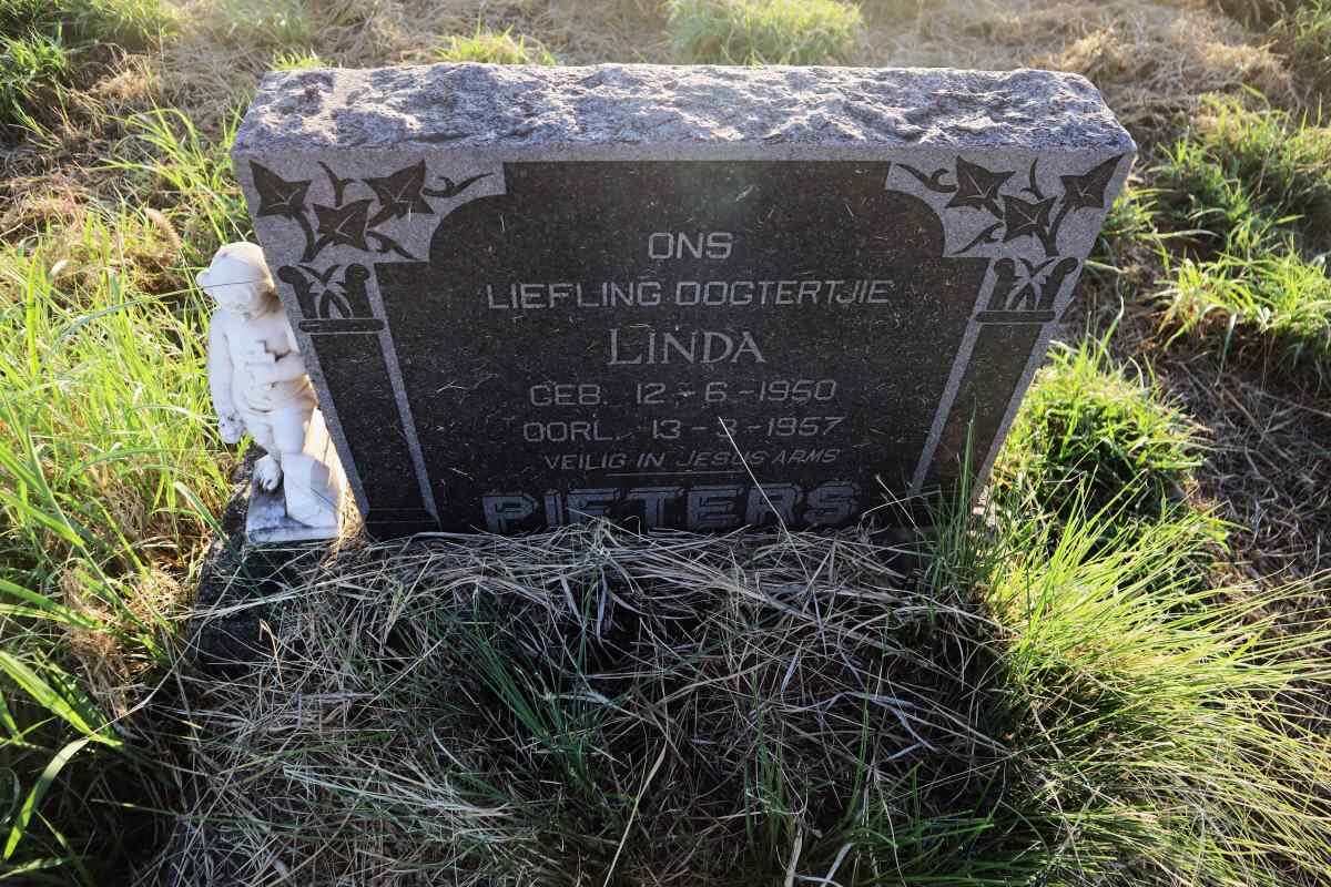 PIETERS Linda 1950-1957