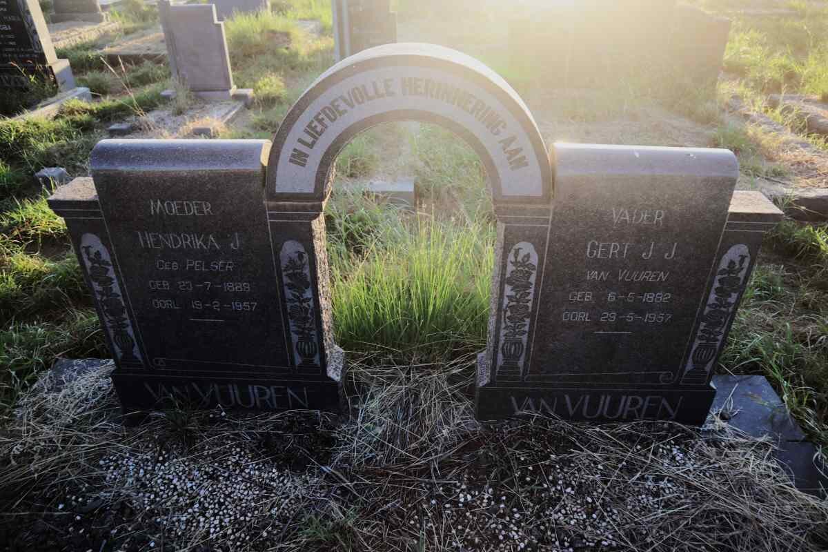 VUUREN Gert J.J., van 1882-1957 & Hendrika J. PELSER 1889-1957