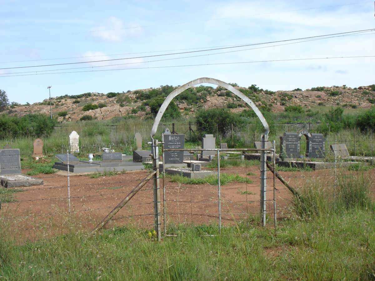 1. Entrance of the Ratsegaaiskraal Cemetery