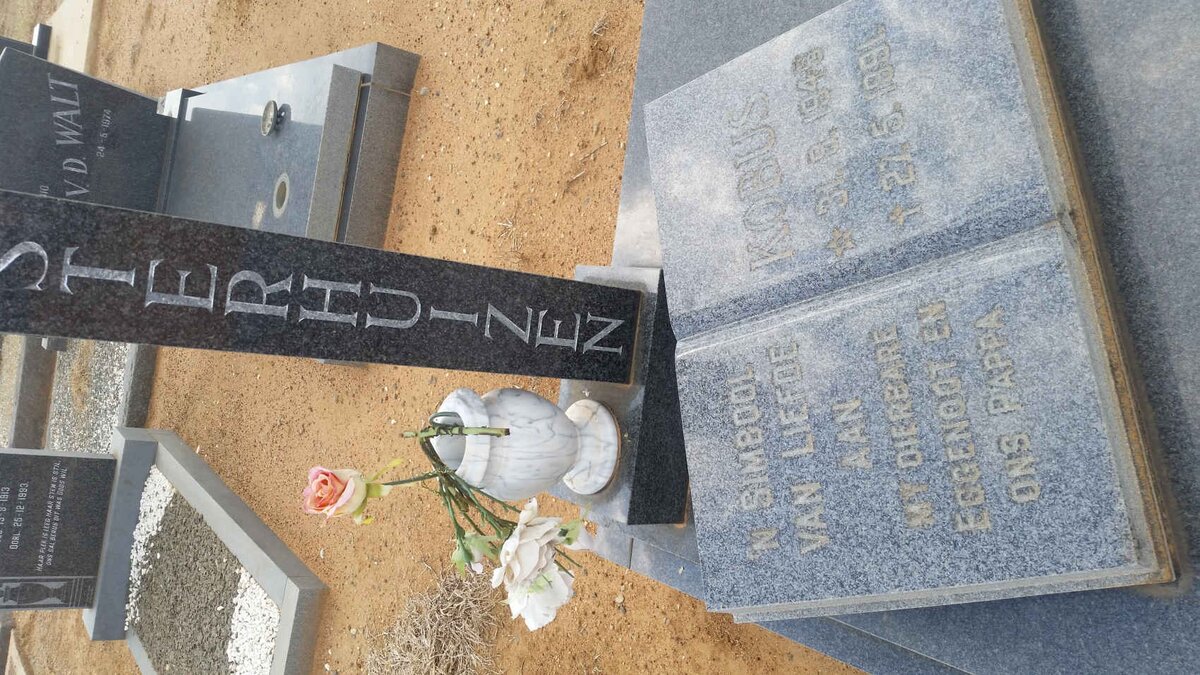 ESTERHUIZEN Kobus 1946-1991