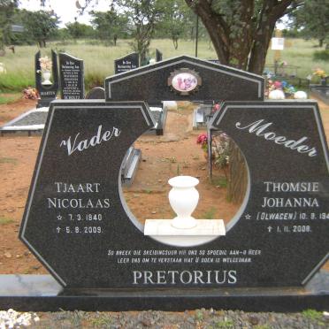 PRETORIUS Tjaart Nicolaas 1940-2009 &amp; Thomsie Johanna OLWAGEN 1943-2008