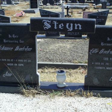 STEYN Johannes Hendrikus 1929-1998 &amp; Lillie Hendrika Catharina FOURIE 1929-