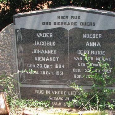 NIEMANDT Jacobus Johannes 1884-1951 &amp; Anna Gertruide van der Merwe SWART 1889-19?