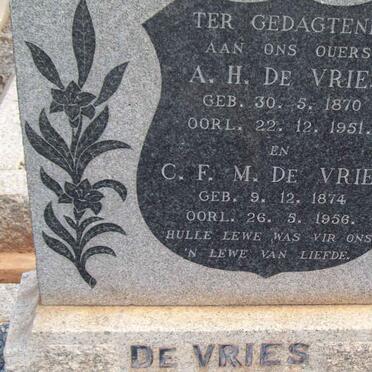 VRIES A.H., de 1870-1951 &amp; C.F.M. 1874-1956