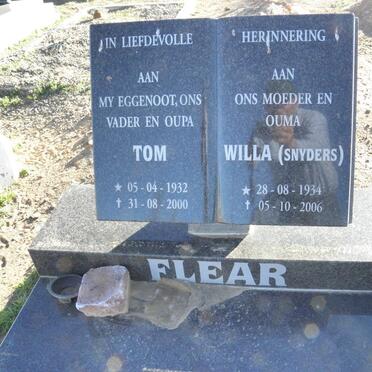 FLEAR Tom 1932-2000 &amp; Willa SNYDERS 1934-2006