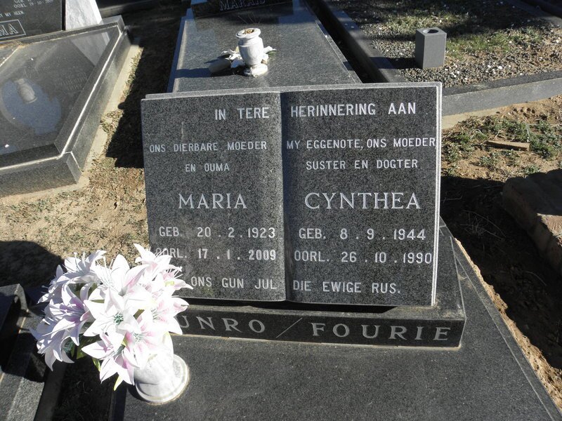 MUNRO Maria 1923-2009 :: FOURIE Cynthea 1944-1990