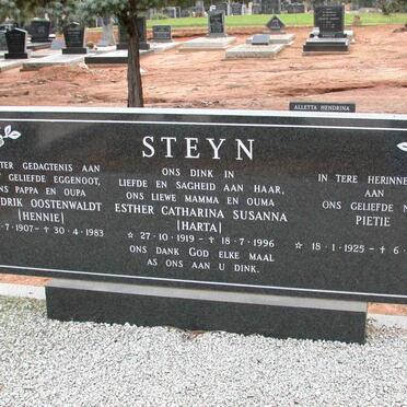 STEYN Hendrik Oostenwaldt 1907-1983 &amp; Esther Catharina Susanna 1919-1996 :: STEYN Pietie 1925-1987