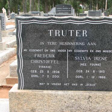 TRUTER Frederik Christoffel 1906-2001 &amp; Sylvia Irene FOURIE 1913-1966
