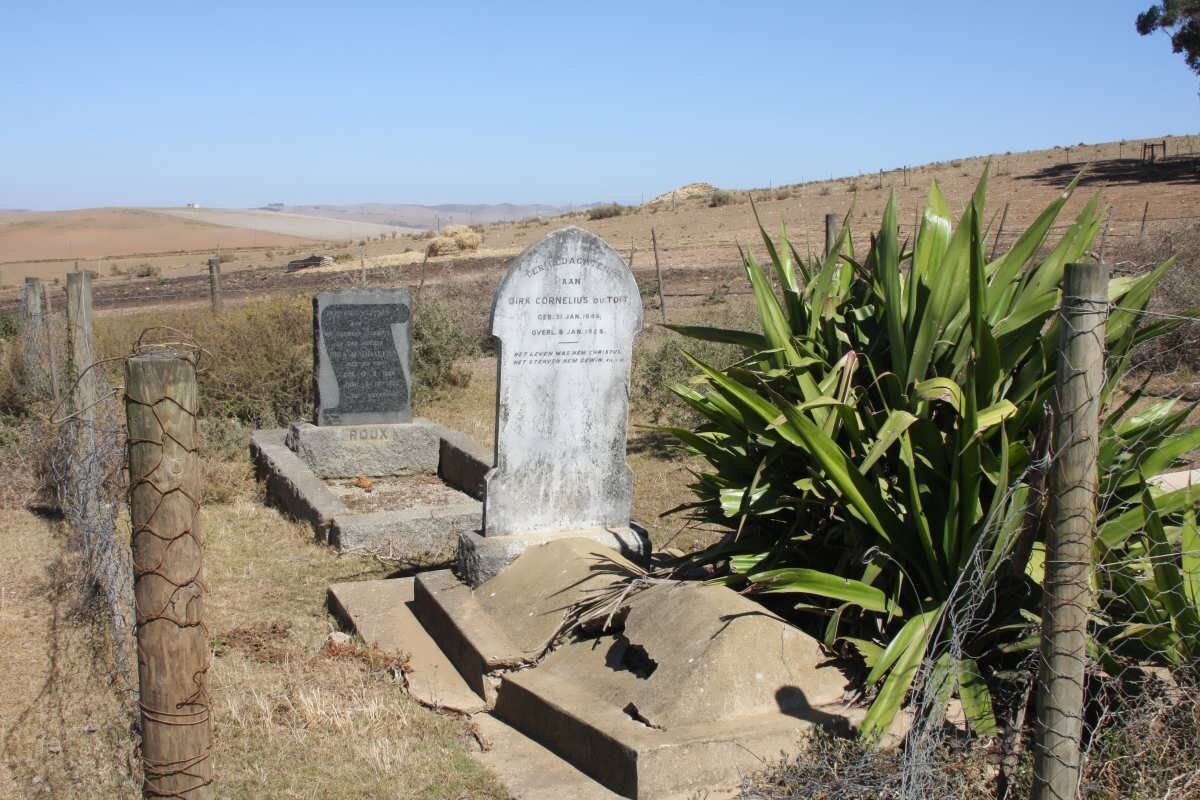 2. Entrance to cemetery