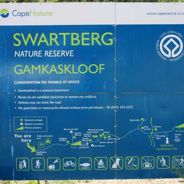 Western Cape, CALITZDORP district, Gamkaskloof, Die Hel, Swartberg Nature Reserve, farm cemetery_1
