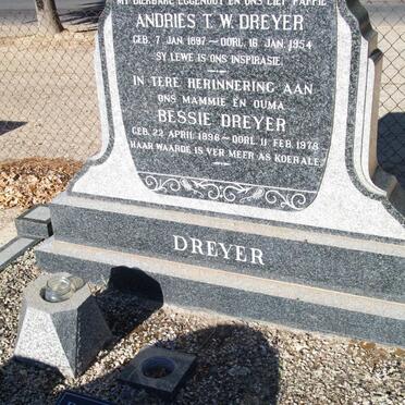 DREYER Andries T.W. 1897-1954 &amp; Bessie 1896-1978 : DREYER Jacoba C.E. 1921-2002