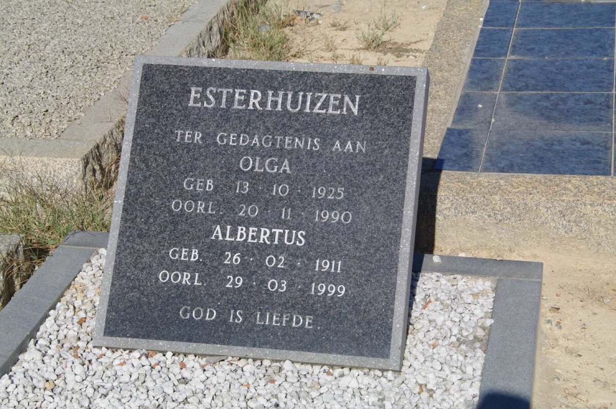 ESTERHUIZEN Olga 1925-1990 &amp; Albertus 1911-1999
