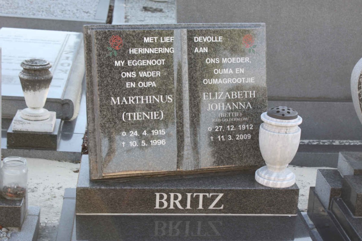 BRITZ Marthinus 1915-1996 &amp; Elizabeth Johanna GELDERBLOM 1912-2009