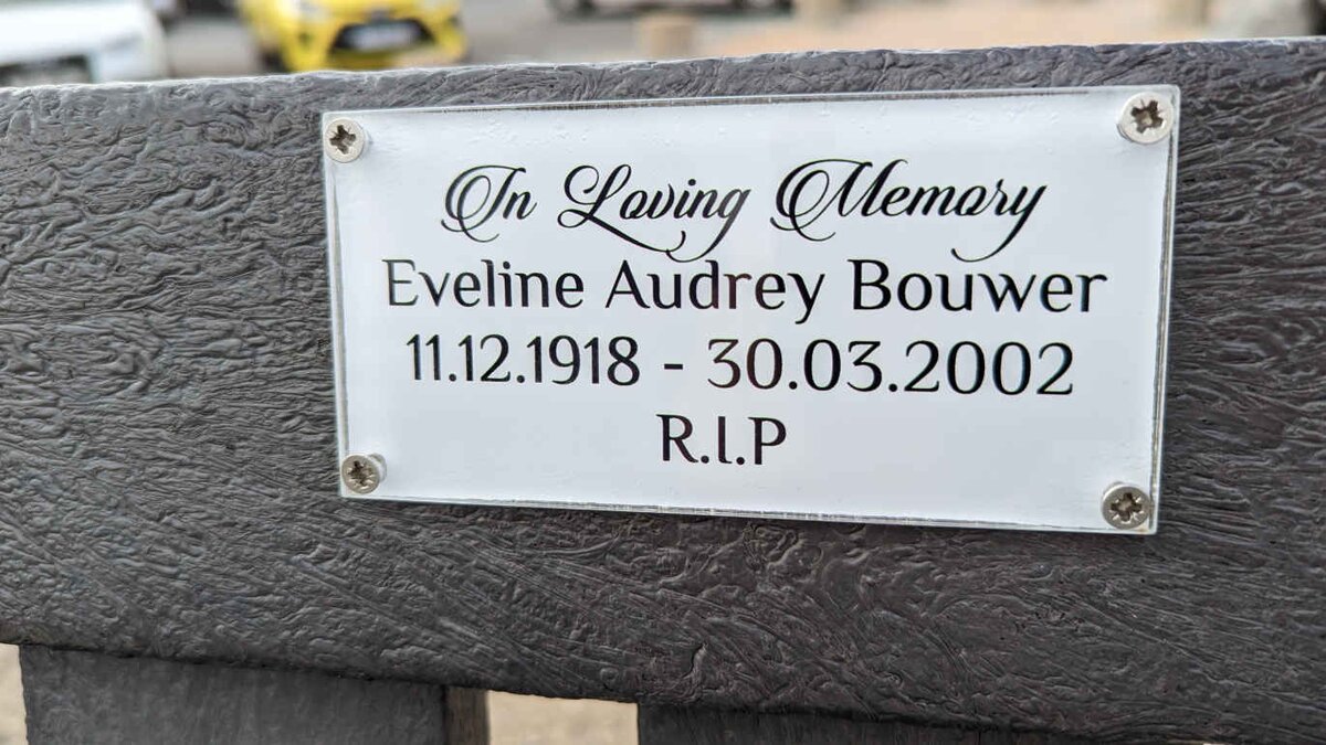 BOUWER Eveline Audrey 1918-2002