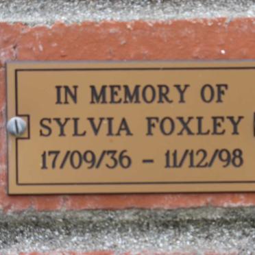 FOXLEY Sylvia 1936-1998