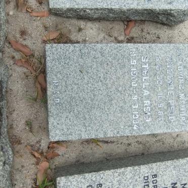 REID Queenie 1902-1983 :: REID Stella 1900-1994