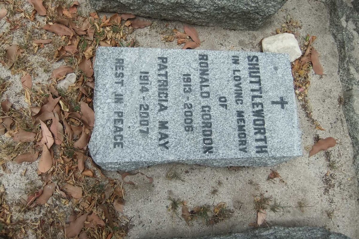 SHUTTLEWORTH Ronald Gordon 1913-2006 &amp; Patricia May 1914-2007