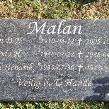 MALAN Jan D.N. 1910-2005 :: MALAN Rhoda H. 1916-1988 :: MALAN Jan Hendrik 1939-1948