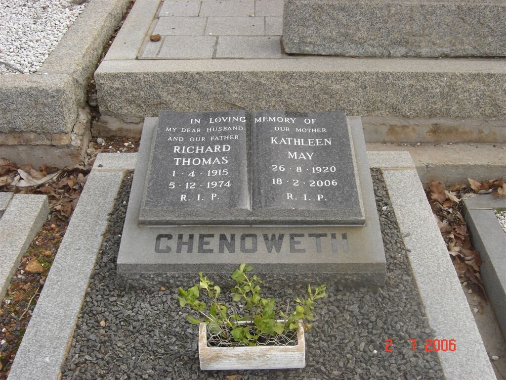 CHENOWETH Richard Thomas 1915-1974 &amp; Kathleen May 1920-2006