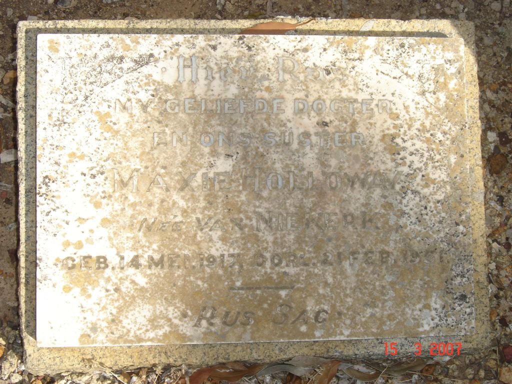 HOLLOWAY Maxie nee VAN NIEKERK 1917-1961