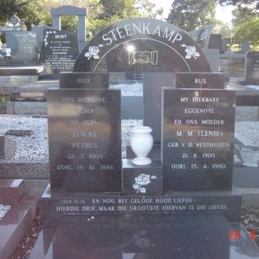 STEENKAMP Lukas Petrus 1904-1986 &amp; M.M. V.D. WESTHUIZEN 1905-1980