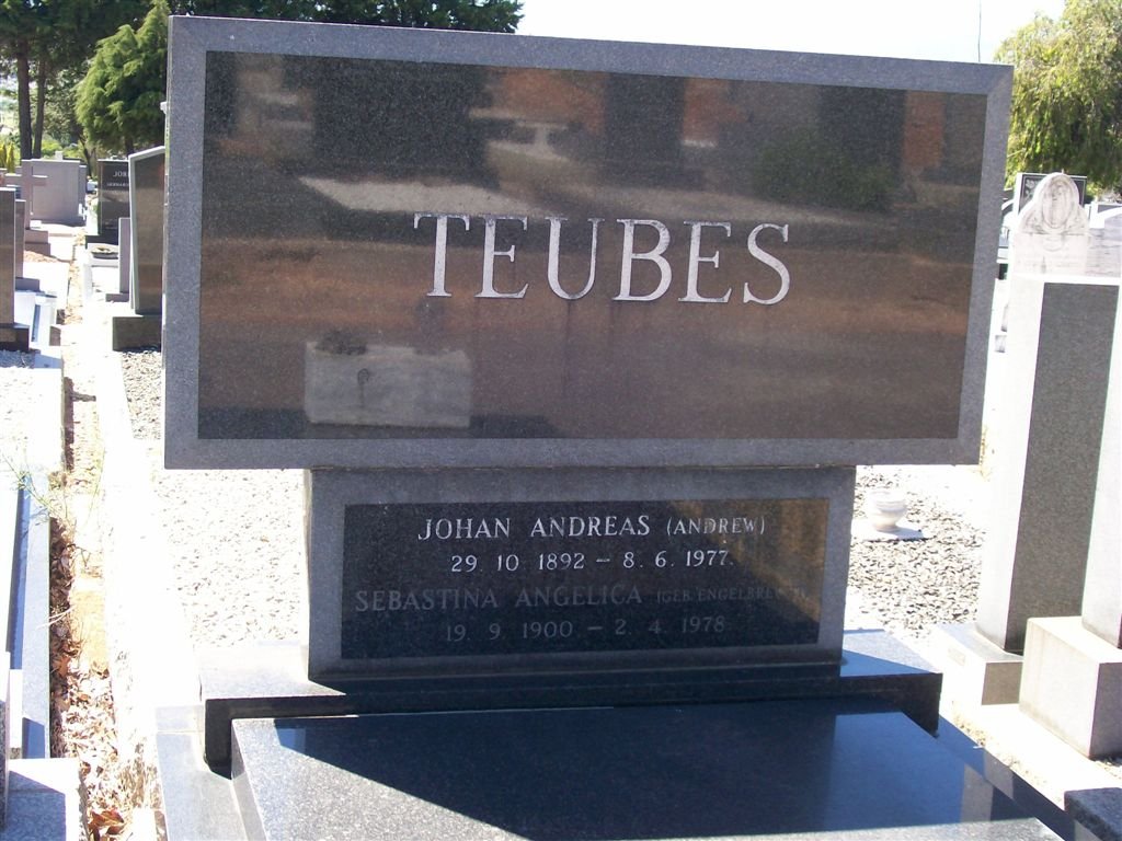 TEUBES Johan Andreas 1892-1977 &amp; Sebastina Angelica ENGELBRECHT 1900-1978