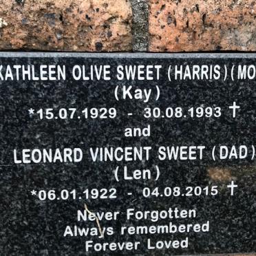 SWEET Leonard Vincent 1922-2015 &amp; Kathleen Olive HARRIS 1929-1993