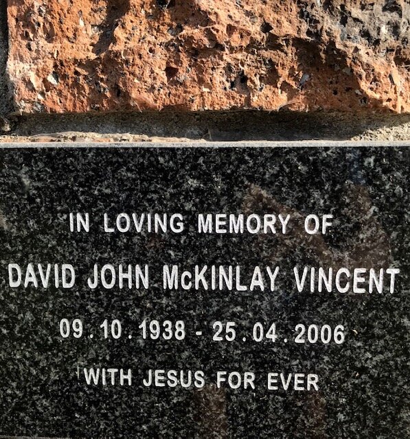 VINCENT David John McKinlay 1938-2006