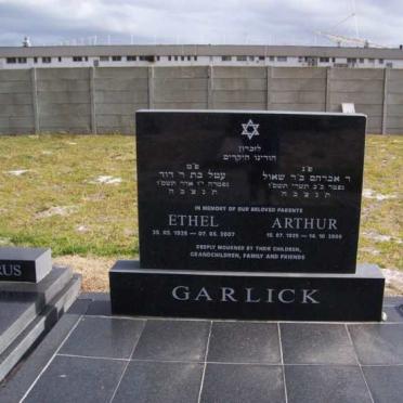 GARLICK Arthur 1925-2004 &amp; Ethel 1924-2007
