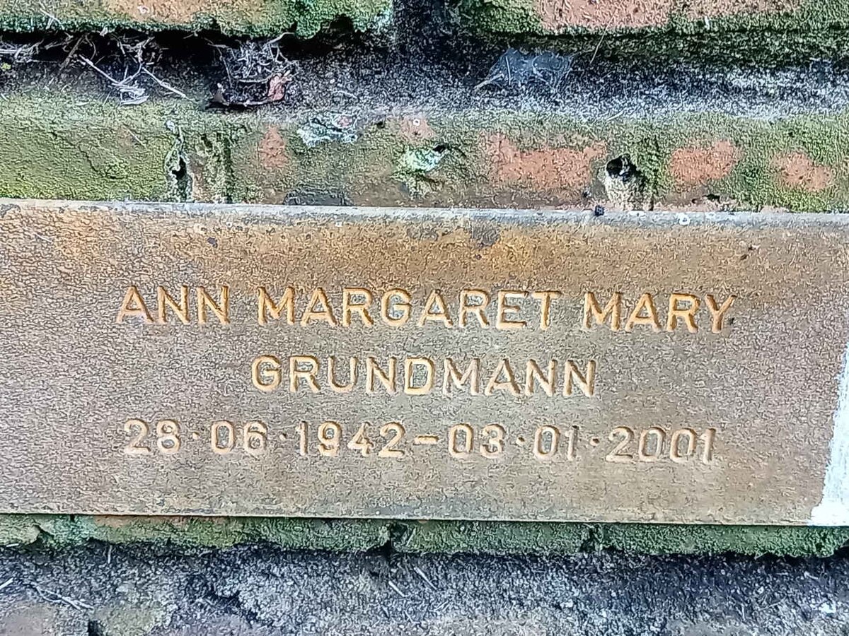 GRUNDMANN Ann Margaret Mary 1942-2001