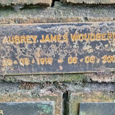 WOUDBERG Aubrey James 1915-2008