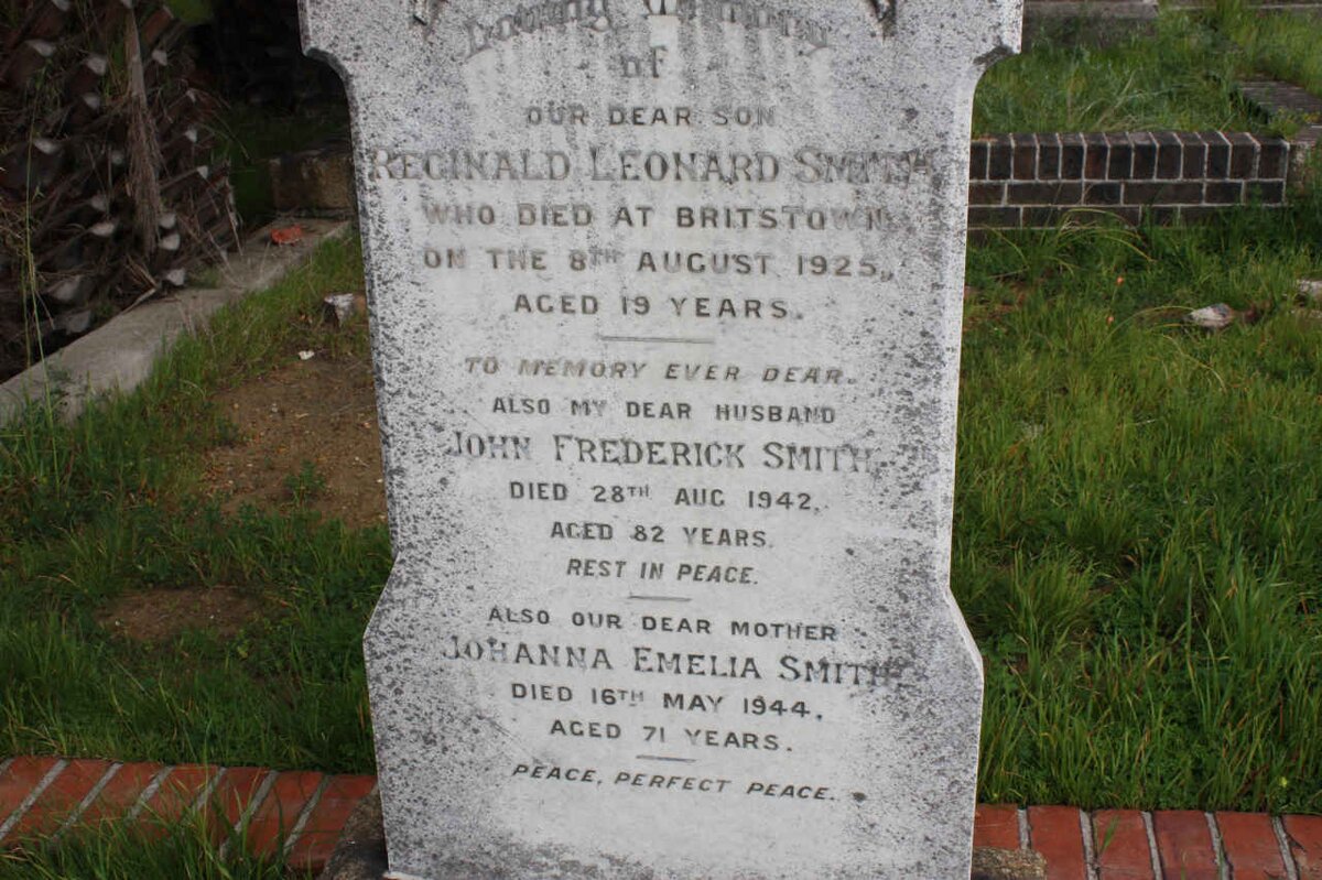 SMITH Reginald Leonard -1925 :: SMITH John Frederick -1942 :: SMITH Johanna Emelia -1944