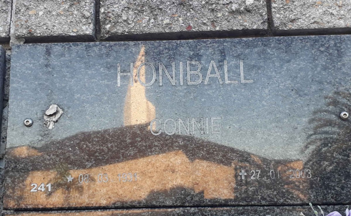 HONIBALL Connie 1931-2003