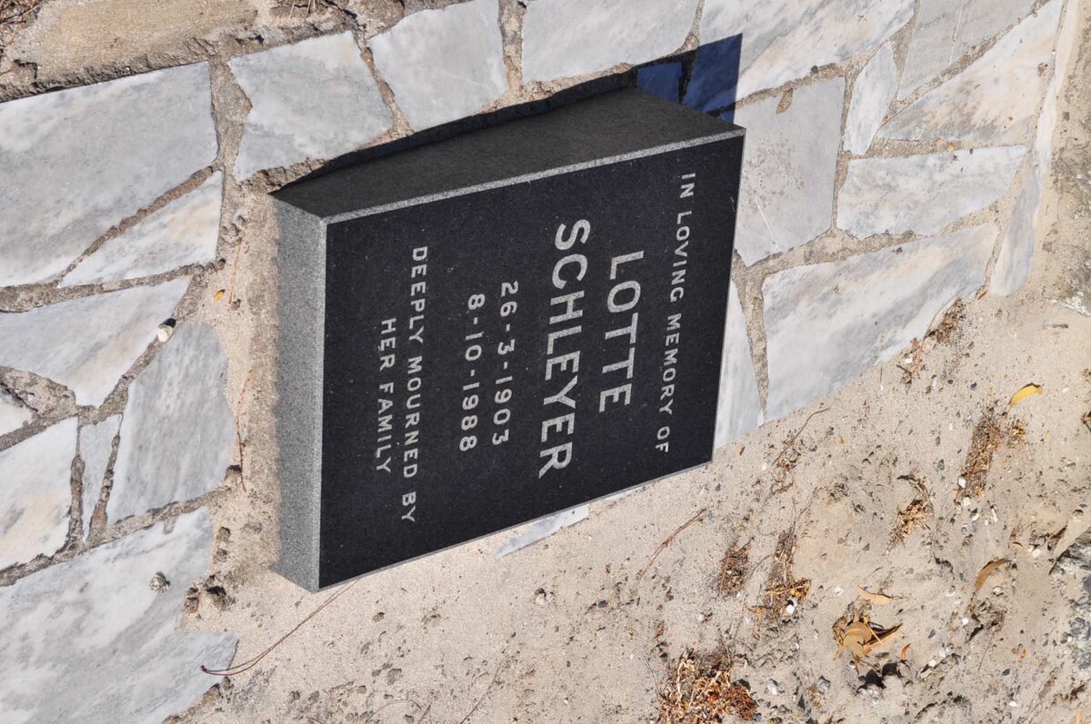 SCHLEYER Lotte 1903-1988