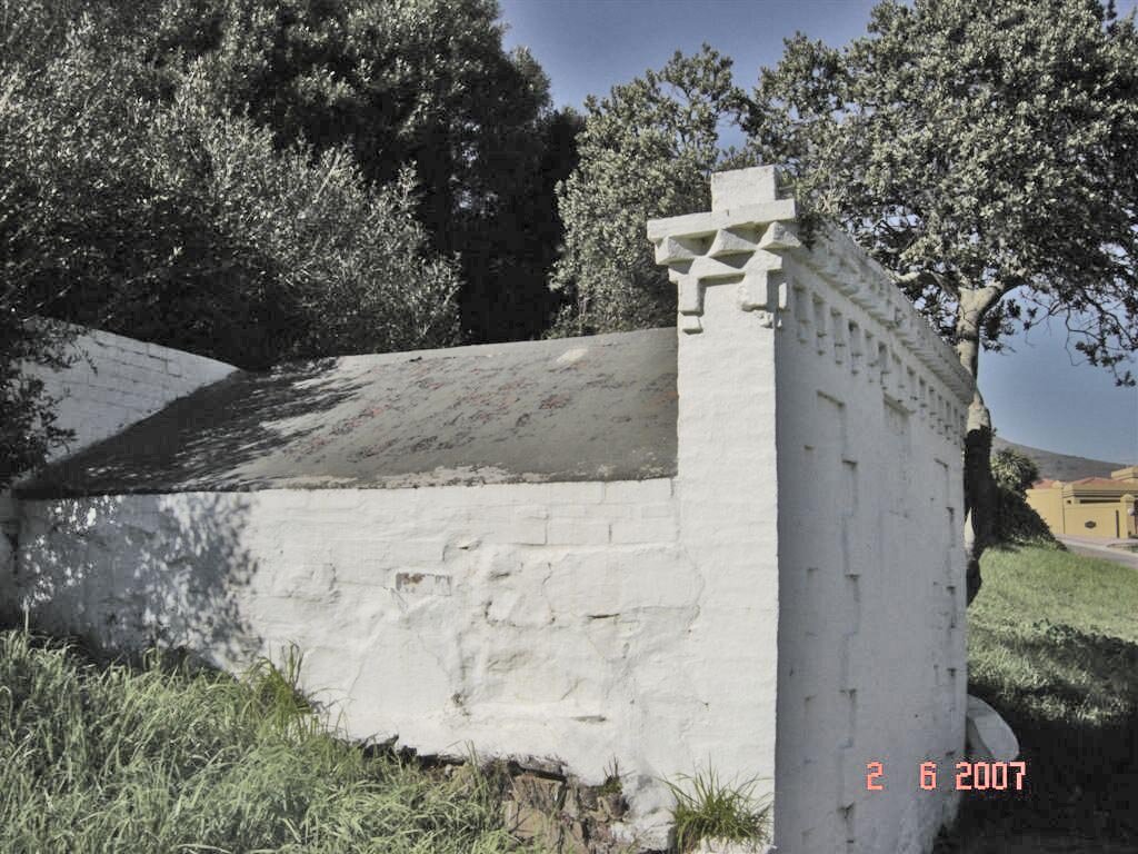 2. Side view of the vault