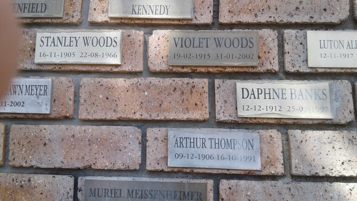 WOODS Stanley 1905-1966 &amp; Violet 1915-2002 :: BANKS Daphne 1912-1997 :: THOMPSON Arthur 1906-1991