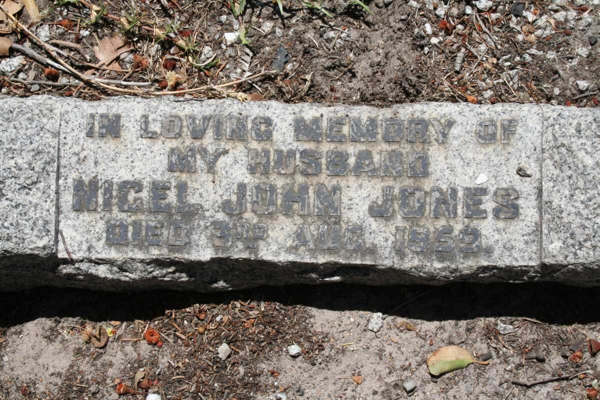 JONES Nigel John -1952