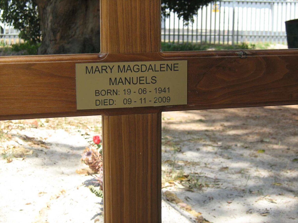 MANUELS Mary Magdalene 1941-2009