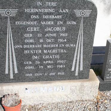 NIEMANN Gert Jacobus 1901-1964 &amp; Hester Margretha McGRATH 1907-1983 :: MC GRATH Cecil 1917-?