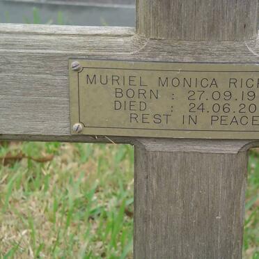 RICHARDS Muriel Monica 1924-2003