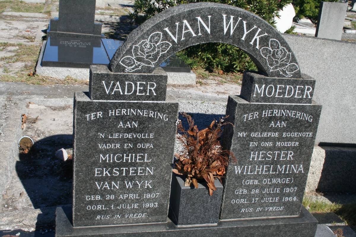 WYK Michiel Eksteen, van 1907-1993 &amp; Hester Wilhelmina OLWAGE 1907-1964