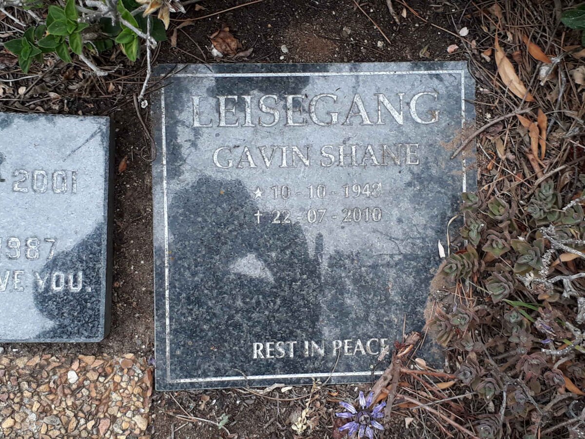 LEISEGANG Gavin Shane 1942-2010