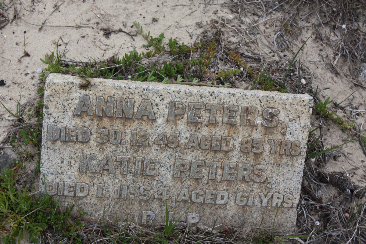 PETERS Anna -1945 :: PETERS Katie -1954