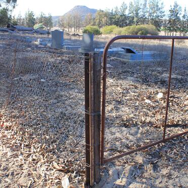 Western Cape, CLANWILLIAM district, Plaas 237, Sandberg_3, farm cemetery