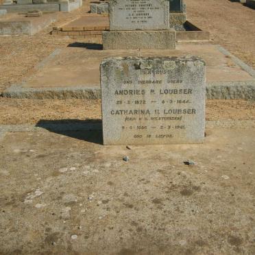 LOUBSER Andries P. 1872-1944 &amp; Catharina M. V.D. WESTHUIZEN 1??6-1961