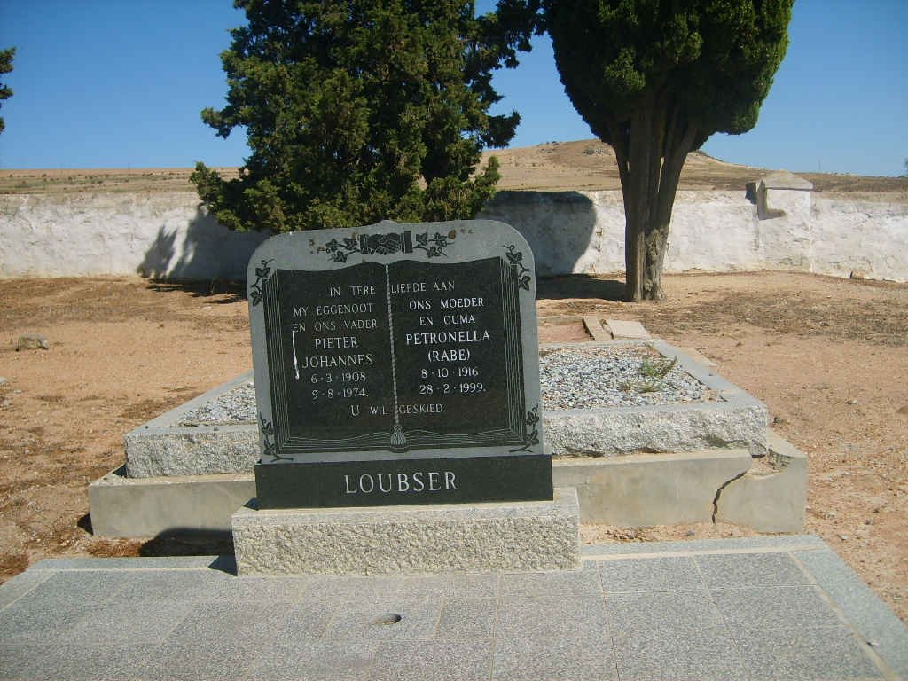 LOUBSER Pieter Johannes 1908-1974 &amp; Petronella RABE 1916-1999