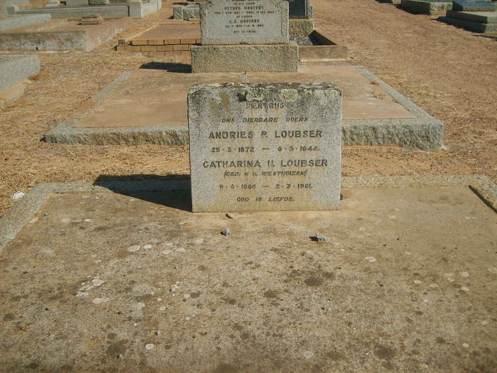 LOUBSER Andries P. 1872-1944 &amp; Catharina M. V.D. WESTHUIZEN 1??6-1961