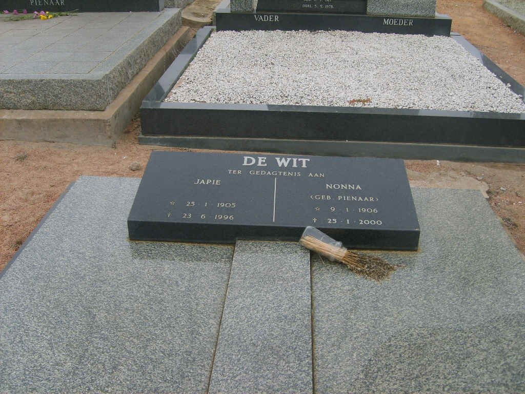 WIT Japie, de 1905-1996 &amp; Nonna PIENAAR 1906-2000