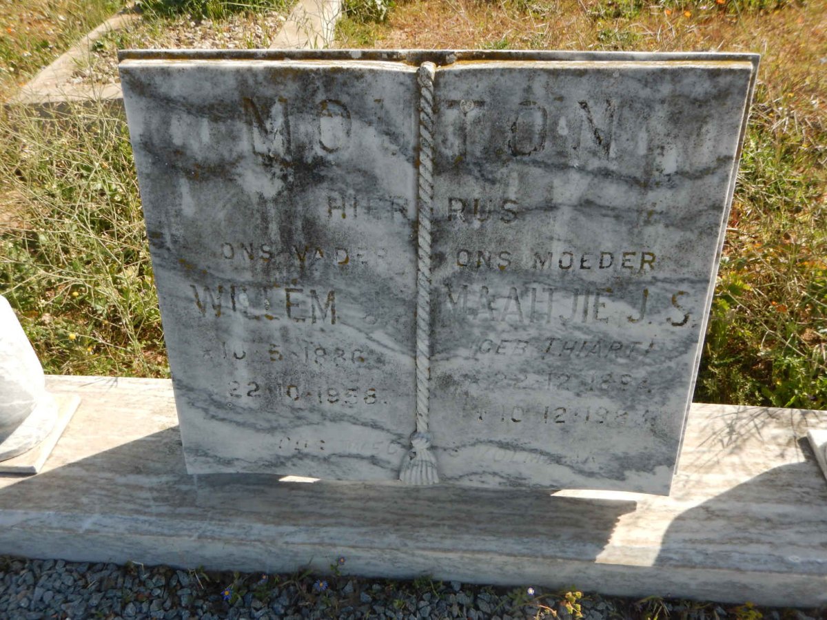 MOUTON Willem J. 1886-1958 &amp; Maaitjie J.S. THIART 1894-1983