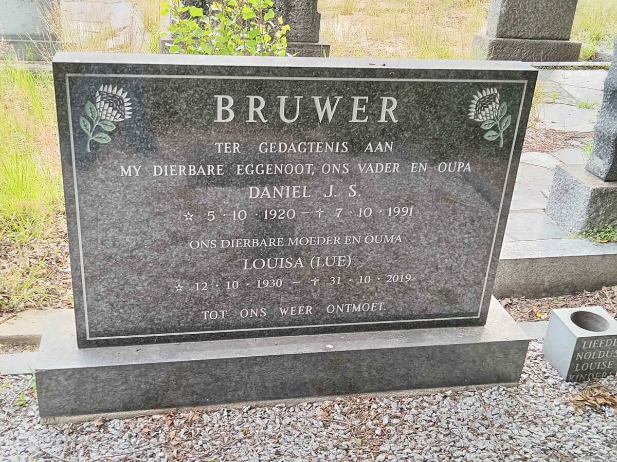 BRUWER Daniel J.S. 1920-1991 &amp; Louisa 1930-2019